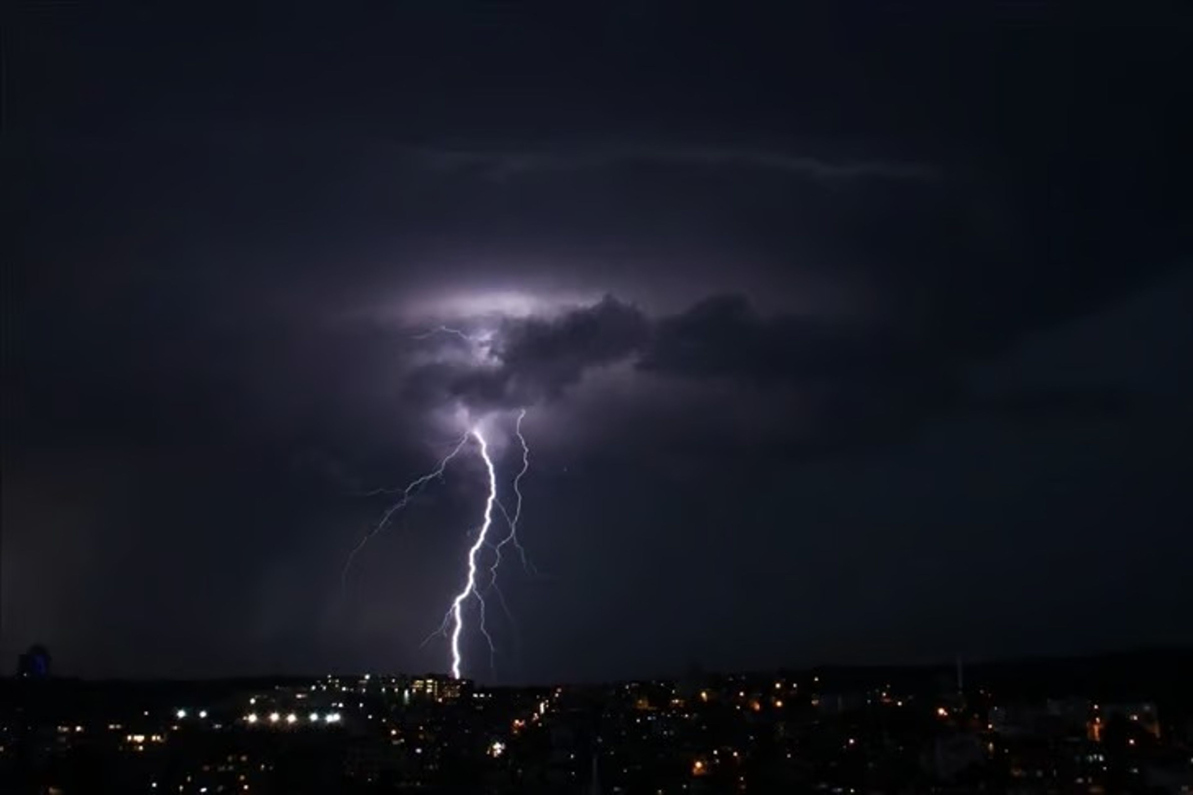 İçişleri Bakanlığı'ndan gece yarısı alarmı! Fırtına ve sağanak kapıda