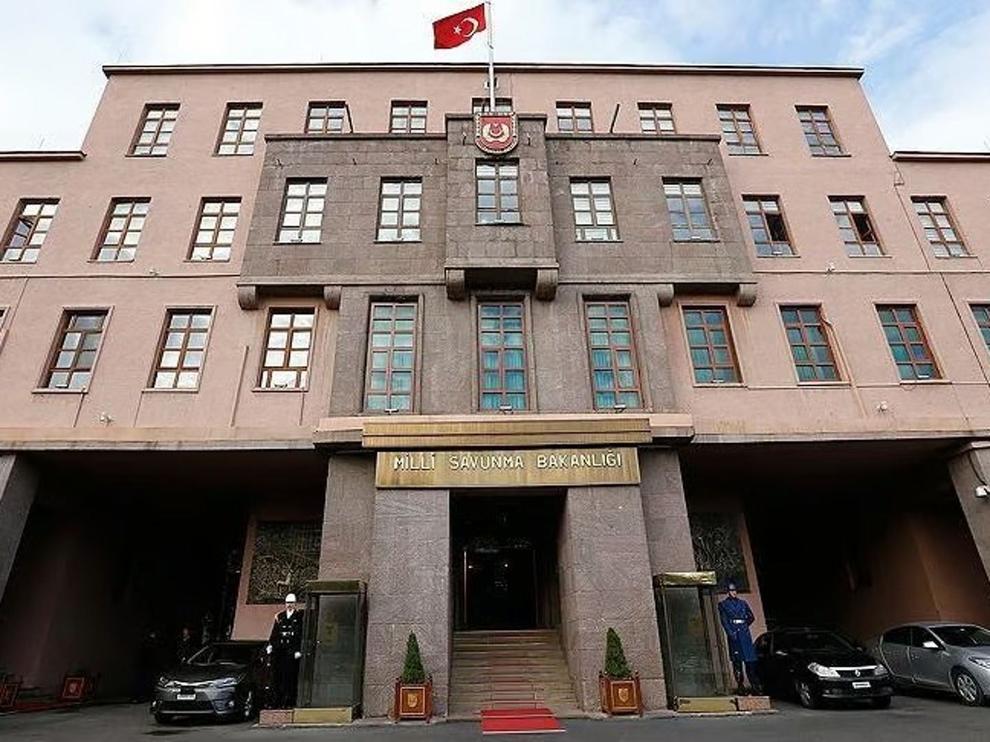Katar’da askeri helikopter kazası! Türk ve Katarlı personel şehit düştü!