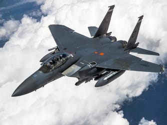 US F-15 Fighter Jet Crashes in Kuwait