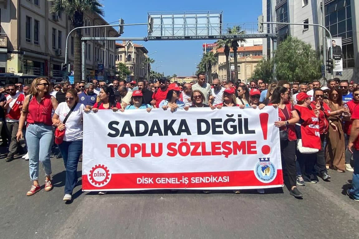İşçiler “Sadaka Değil Toplu Sözleşme” diyerek yürüdü
