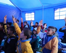 İsrail'in Eğitim Soykırımına Çadır Okullarla Direniş: Gazze'de Gönüllü Öğretmenler Görev Başında