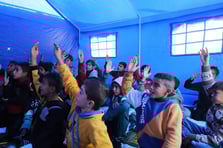 İsrail'in Eğitim Soykırımına Çadır Okullarla Direniş: Gazze'de Gönüllü Öğretmenler Görev Başında