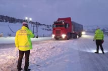 Ağır taşıt ve kuryeler için trafiğe çıkış yasağı başlatıldı