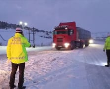 Ağır taşıt ve kuryeler için trafiğe çıkış yasağı başlatıldı