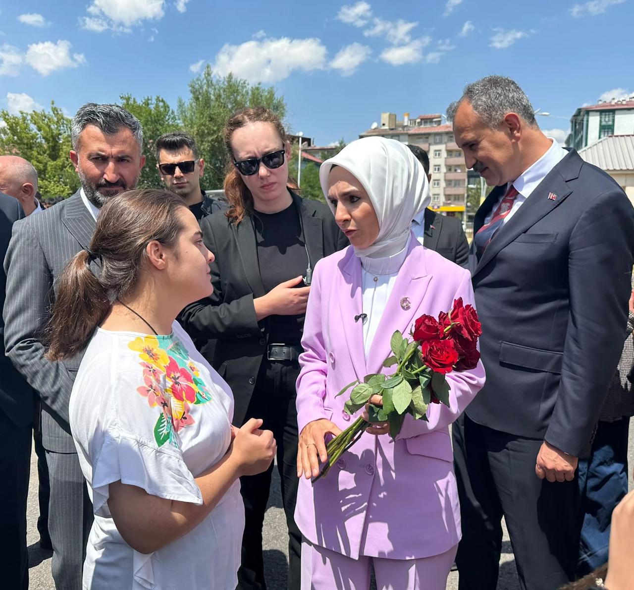 Aile ve Sosyal Hizmetler Bakanı Mahinur Özdemir Göktaş şehit yakınlarına yeni haklar