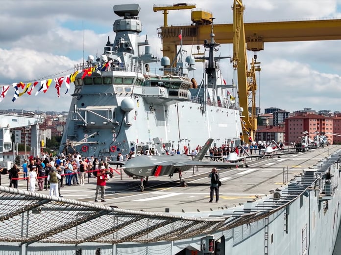 "TEKNOFEST Mavi Vatan" genel halk ziyaretine açıldı