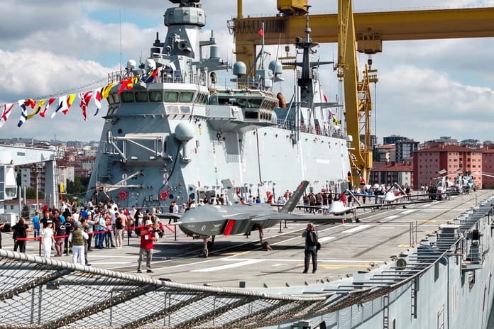 "TEKNOFEST Mavi Vatan" genel halk ziyaretine açıldı