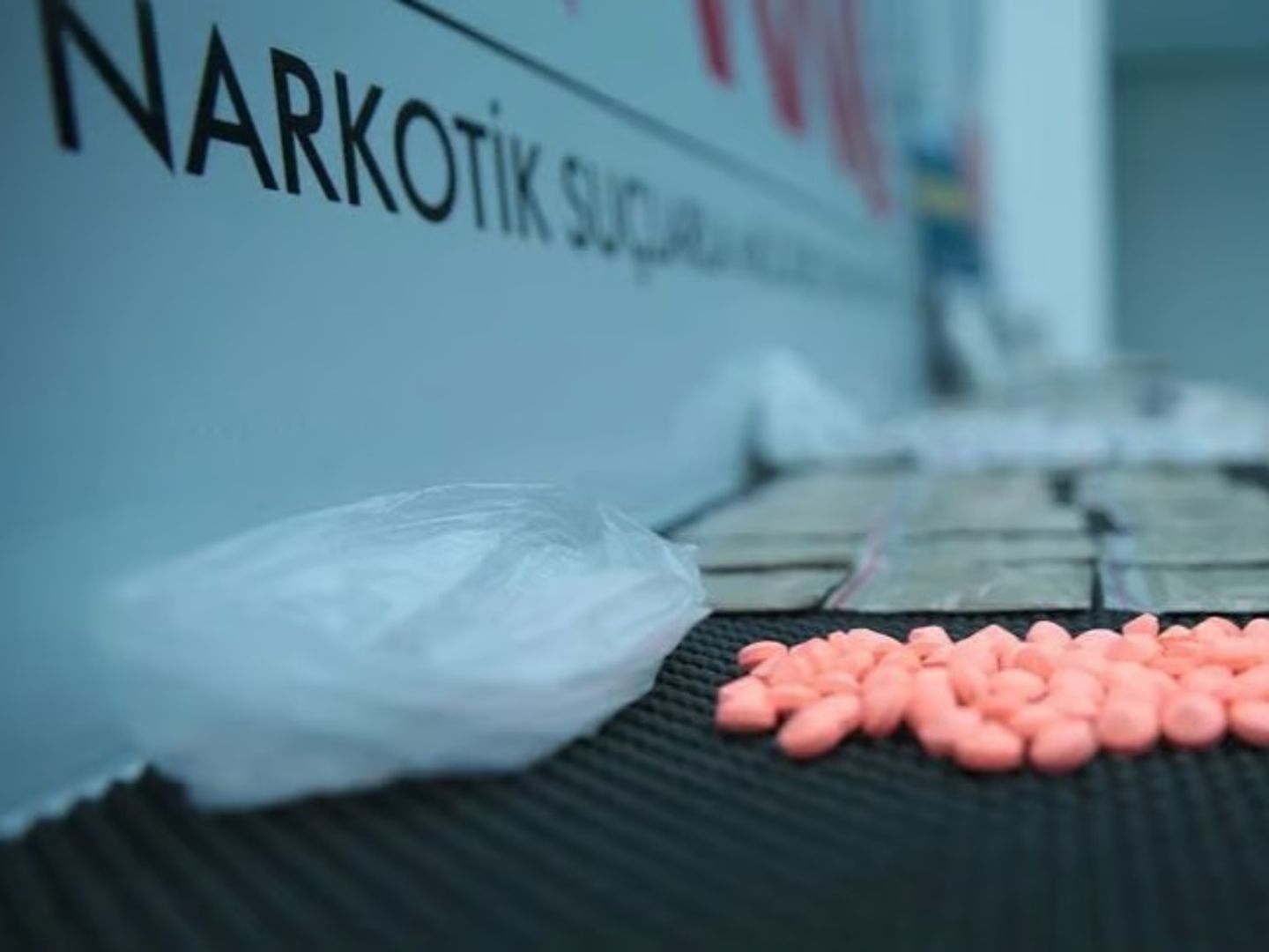 Diyarbakır merkezli 9 ilde uyuşturucu operasyonu! 405 şüpheli yakalandı