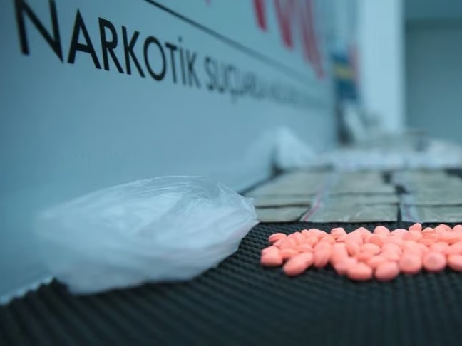 Diyarbakır merkezli 9 ilde uyuşturucu operasyonu! 405 şüpheli yakalandı