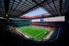 Futbolun katedrali el değiştirdi: Milan ve Inter'den ortak karar