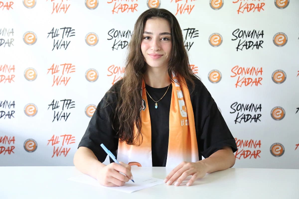 Saliha Şahin kaç yaşında