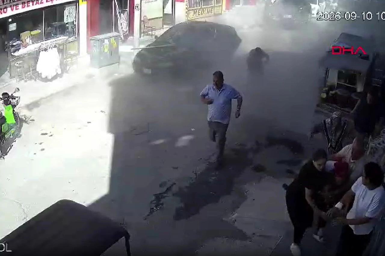 Konya'da iş yerinde patlama anı kamerada