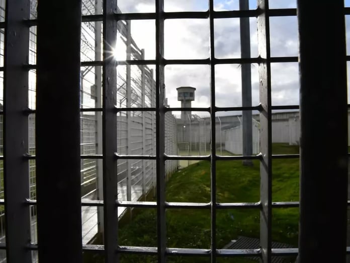 Fransa'da mahkumlara cezaevi masraflarını ödetme planı gündemde