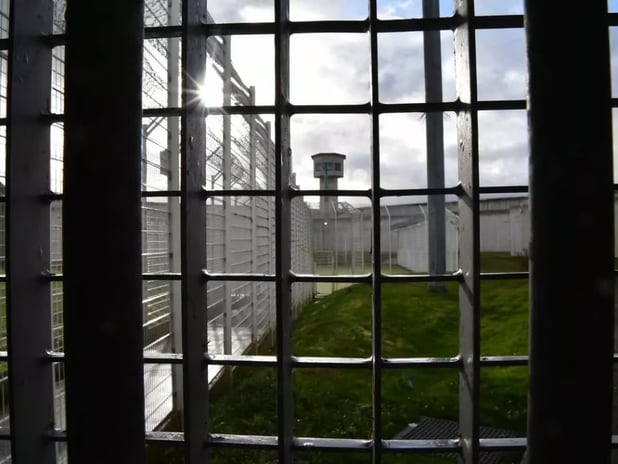 Fransa'da mahkumlara cezaevi masraflarını ödetme planı gündemde