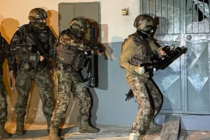 İstanbul'da DEAŞ operasyonu! 11 şüpheli yakalandı