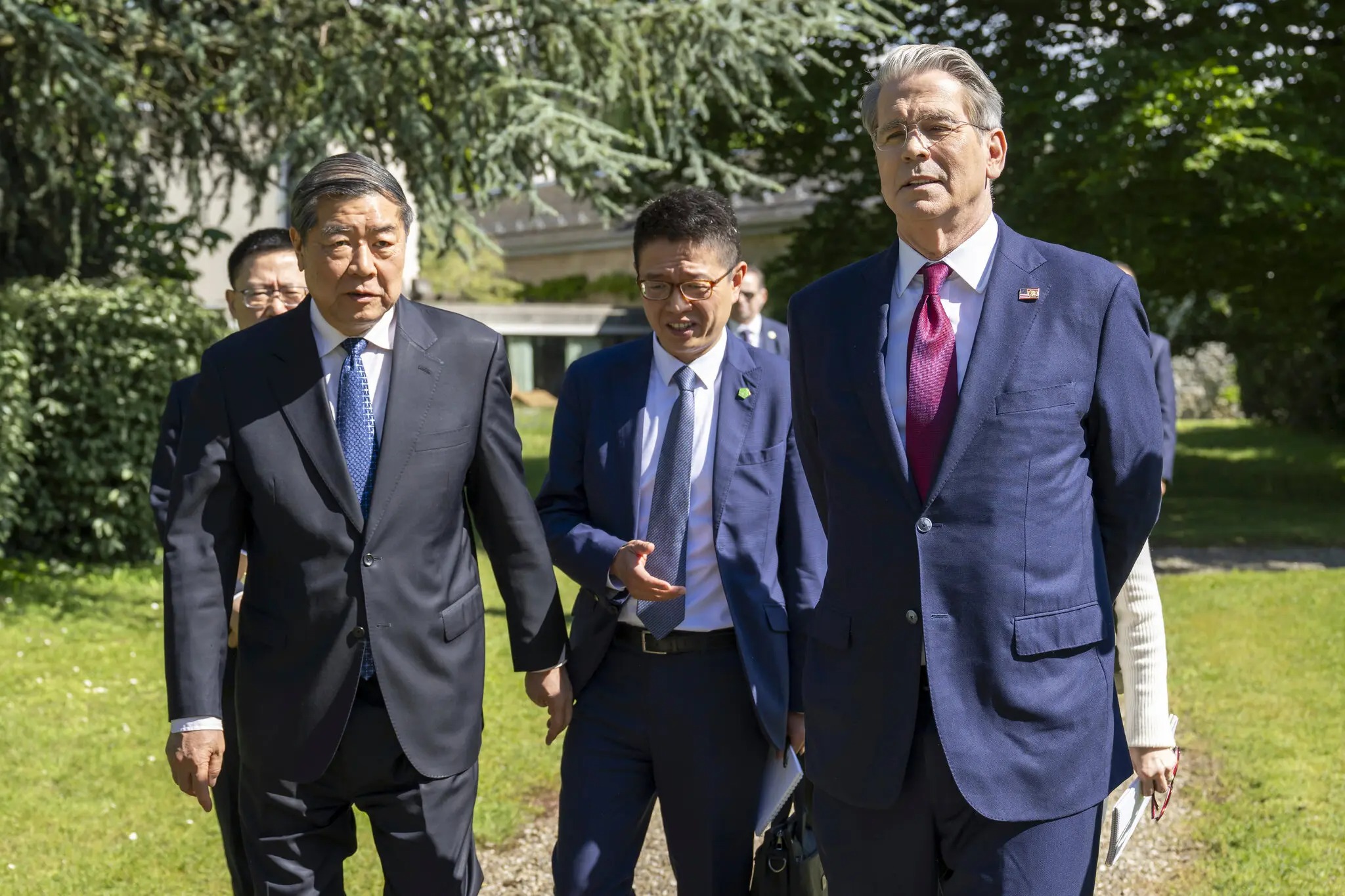 U.S. and China Resume Trade Talks in London Amid Rare Earths Dispute