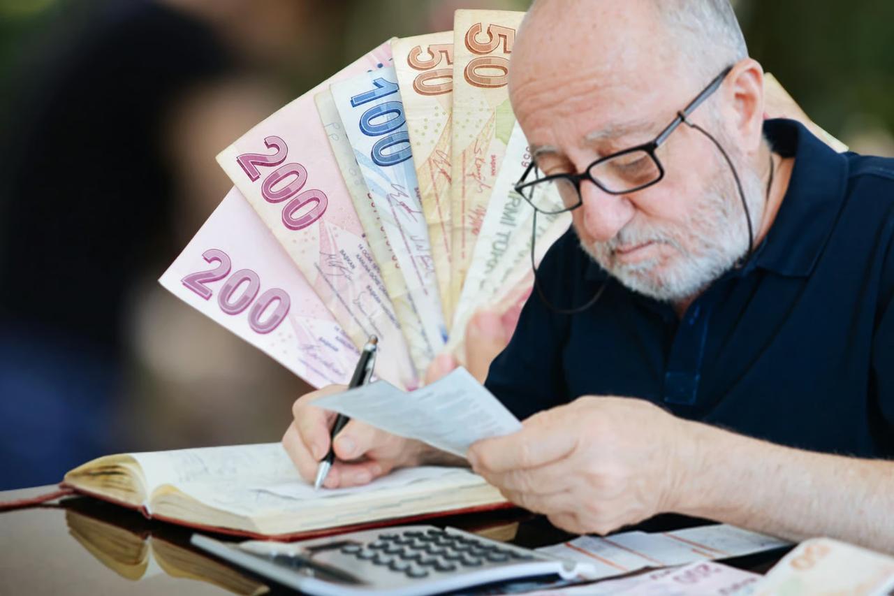 Emekli maaşının yüksek olmasını isteyenler için son 5 ay! 