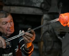 Manisalı çan ustası 65 yıldır atölyesinde üretim yapıyor