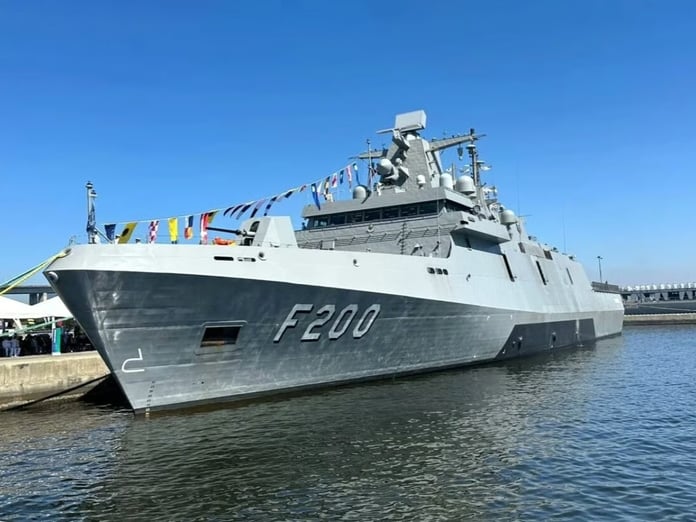 Brezilya Donanması ilk Tamandaré sınıfı fırkateynini hizmete aldı