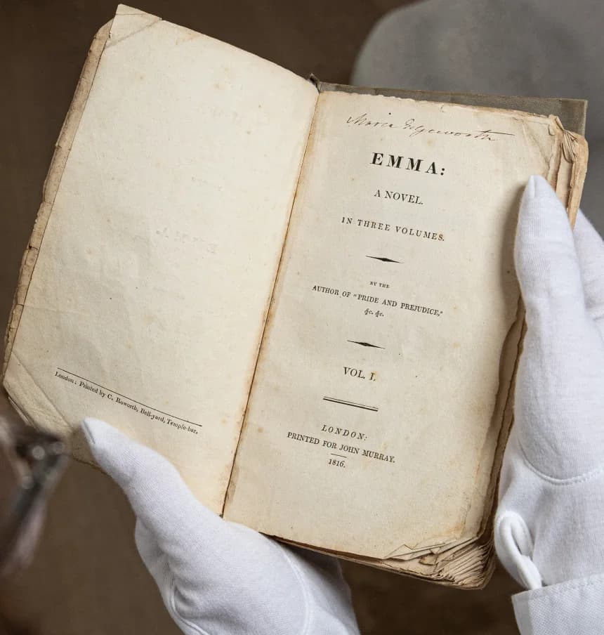 Yazar arkadaşı Maria Edgeworth'a gönderilen "Emma" Austen'in bir kopyası, açık artırmadaki lotlardan bir diğeri.