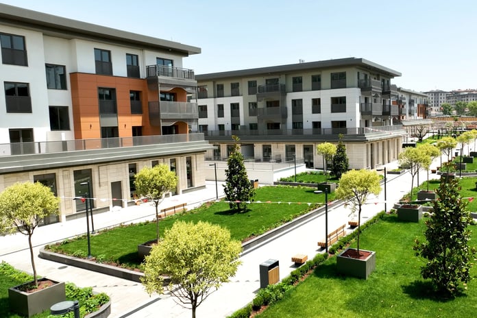 Asrın inşa seferberliğinde teslim edilen konutlara binlerce yenisi eklendi