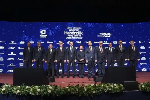Dijital Dönüşüm Çağında Habercilik: Hakikatin Yeni Mücadelesi
