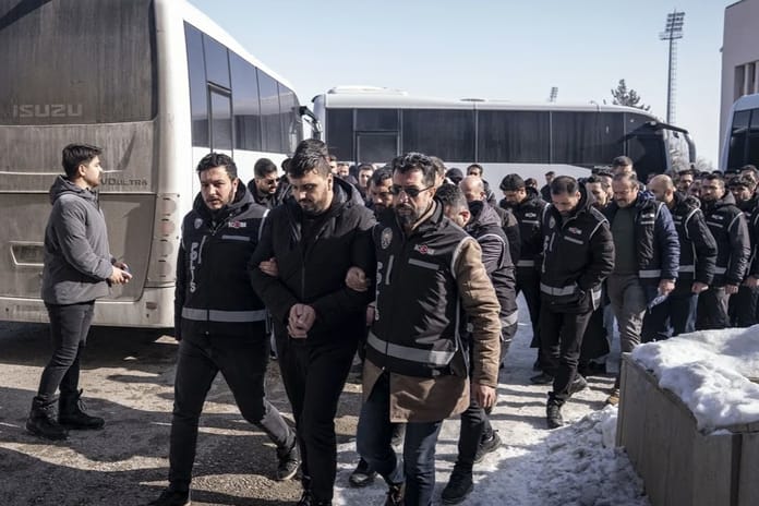 Erzurum'da esnaf kredisi yolsuzluğu operasyonu: 19 tutuklama