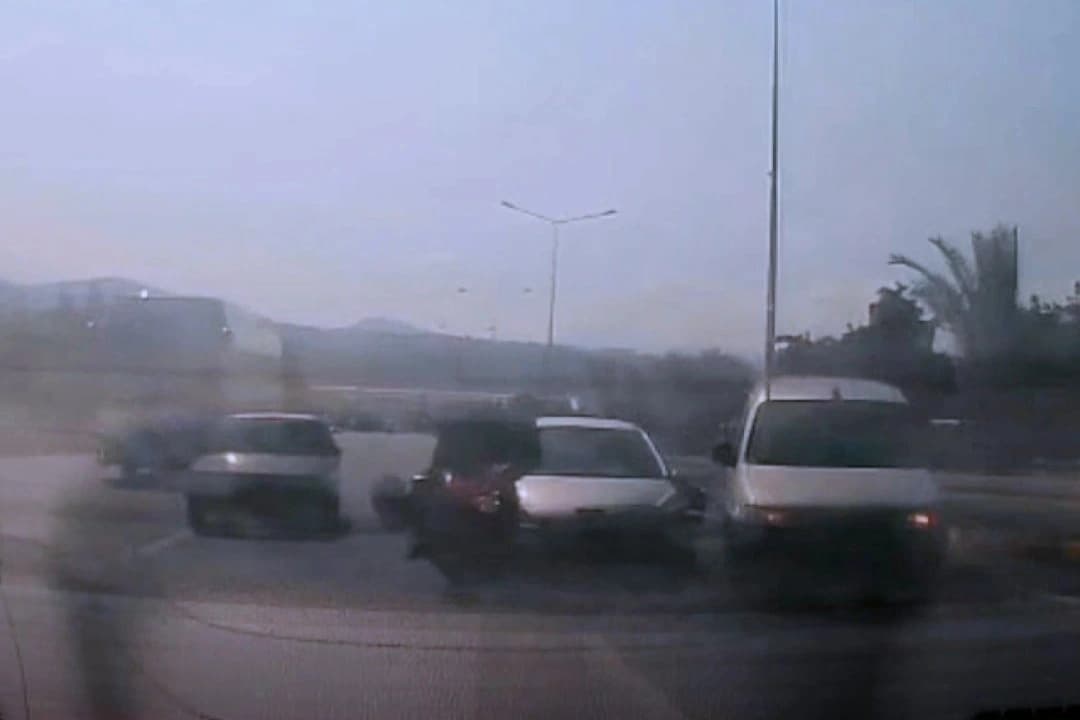 Zincirleme trafik kazası kamerada
