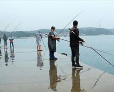 Sahilde dehşet: Balıkçının oltasına insan kafatası takıldı!