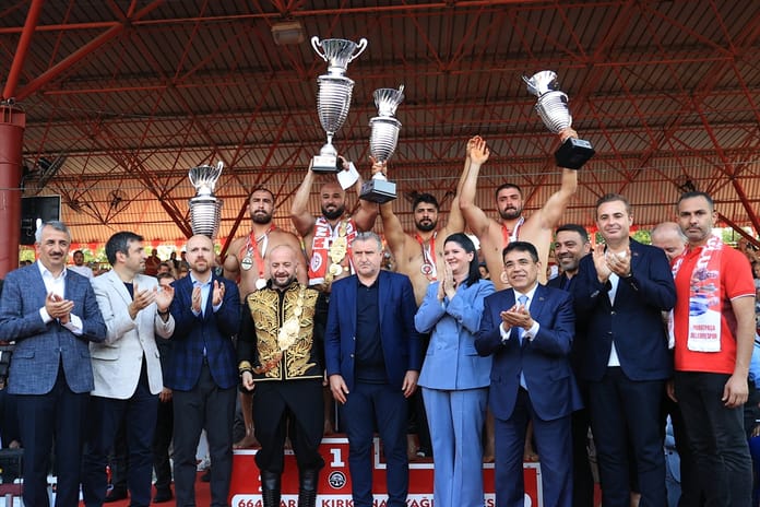 Altın kemer ve ödüller