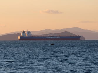 China Negotiates With Houthis for Safe Passage of Oil