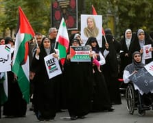 Tahran’da sağlık çalışanlarından Gazze için protesto