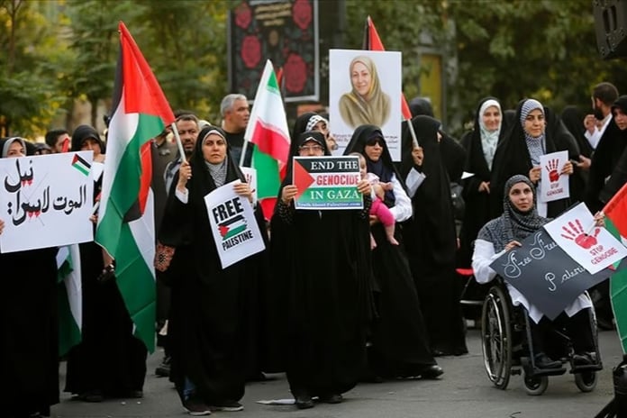 Tahran’da sağlık çalışanlarından Gazze için protesto
