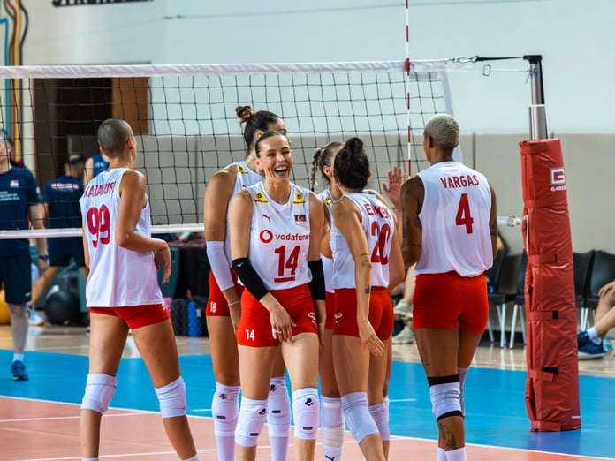 A Milli Kadın Voleybol Takımı, Dünya Şampiyonası hazırlıklarını Antalya'da tamamladı.