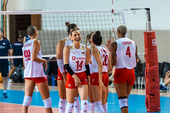 A Milli Kadın Voleybol Takımı, Dünya Şampiyonası hazırlıklarını Antalya'da tamamladı.