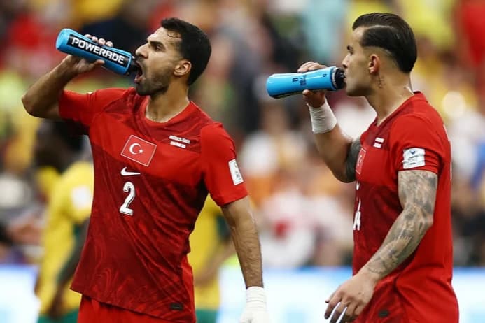 Dünya Kupası'ndaki 'su molaları' milyon dolarlar kazandırıyor