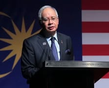 Malezyanın eski başbakanı Necib Razak yolsuzluk davasında suçlu bulundu