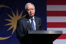 Malezyanın eski başbakanı Necib Razak yolsuzluk davasında suçlu bulundu