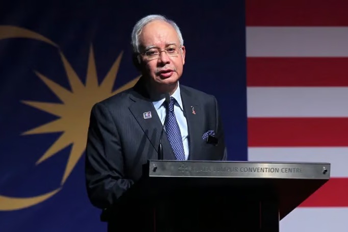 Malezyanın eski başbakanı Necib Razak yolsuzluk davasında suçlu bulundu