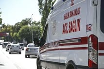 Eşini bıçaklayan koca, kaçarken can verdi