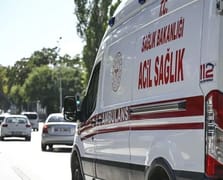 Eşini bıçaklayan koca, kaçarken can verdi