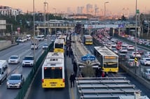 Yarın yola çıkacaklar dikkat! Toplu taşıma ücretsiz, bazı yollar kapalı