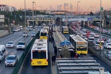 Yarın yola çıkacaklar dikkat! Toplu taşıma ücretsiz, bazı yollar kapalı
