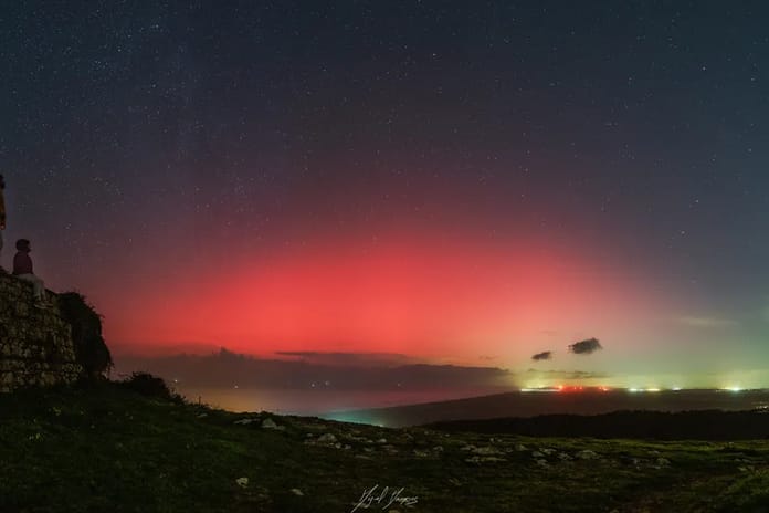 Portekiz semalarında nadir görülen kırmızı ışıklar