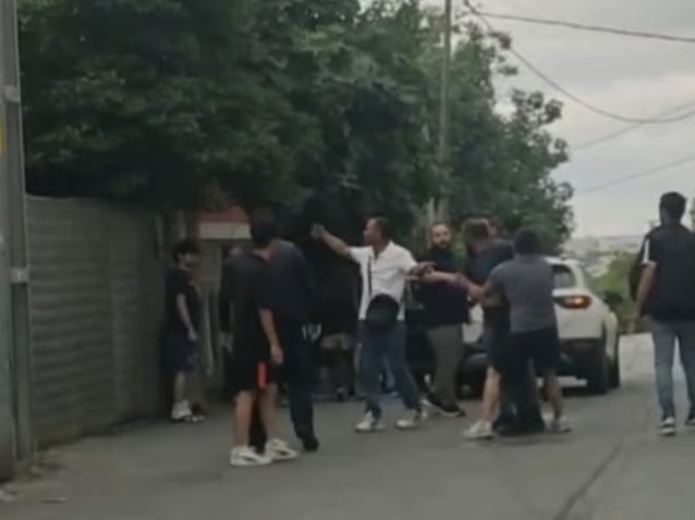 Kadın polise saldırdı, hakaret etti, serbest bırakıldı!