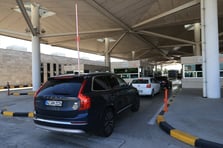 Gurbetçilerin Edirne'deki sınır kapılarından yurda giriş yapan devam ediyor