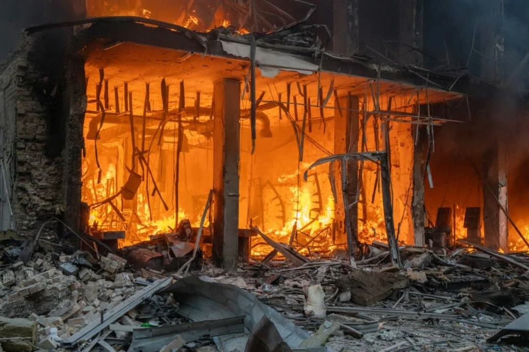 Rusya’dan Kiev’e gece saldırısı: 3 kişi hayatını kaybetti