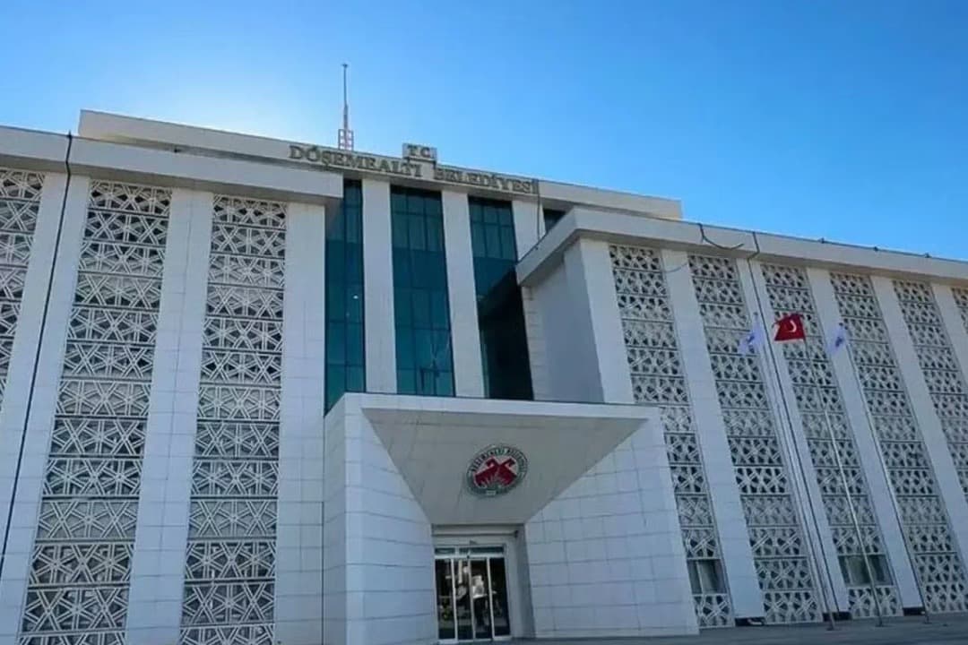 Antalya Döşemealtı Belediyesi'ne operasyon!