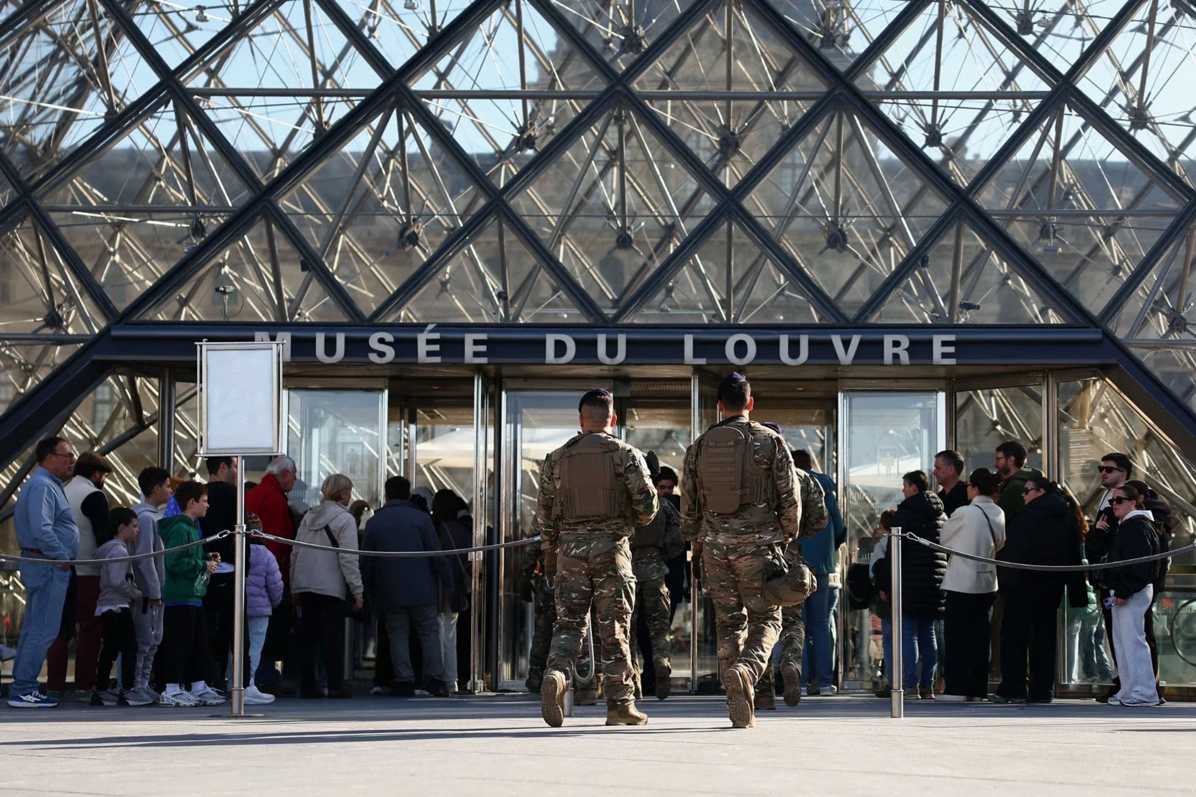 Louvre Müzesi soygununda 1 kişi daha tutuklandı