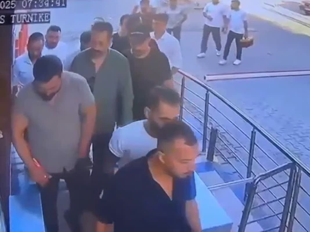 Site yönetimine darbe yapmaya çalıştılar